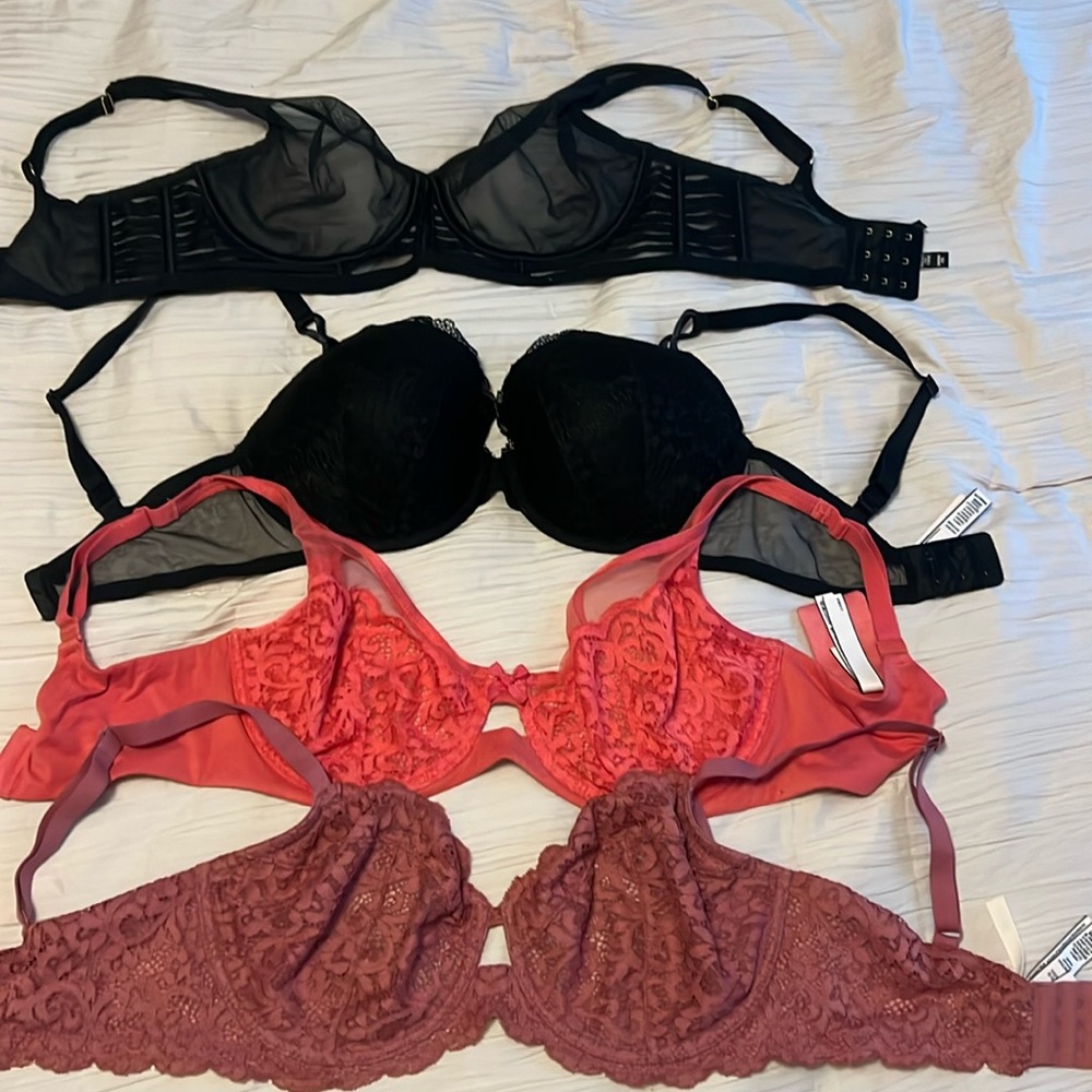 4 Victoria Secrets bras size 34DDD
